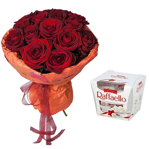 Фото товара Букет "Пристрасна троянда" та Raffaello з категорії букетів среднец ціни  в Самборі
