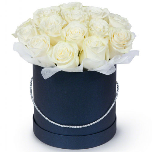 Фото товара 21 біла троянда в капелюшній коробці з категорії букетів среднец ціни  в Самборі