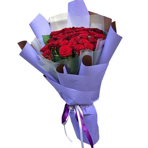 Фото товара 33 червоні троянди з категорії найбільш шикарних букетів  в Самборі