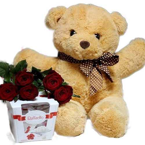 Фото товара Ведмедик з букетом троянд та "Raffaello" популярне в Самборі