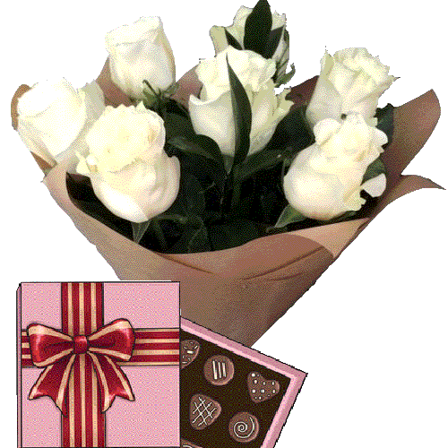 Фото товару 7 білих троянд із цукерками з категорії недорогі букети в Самборі